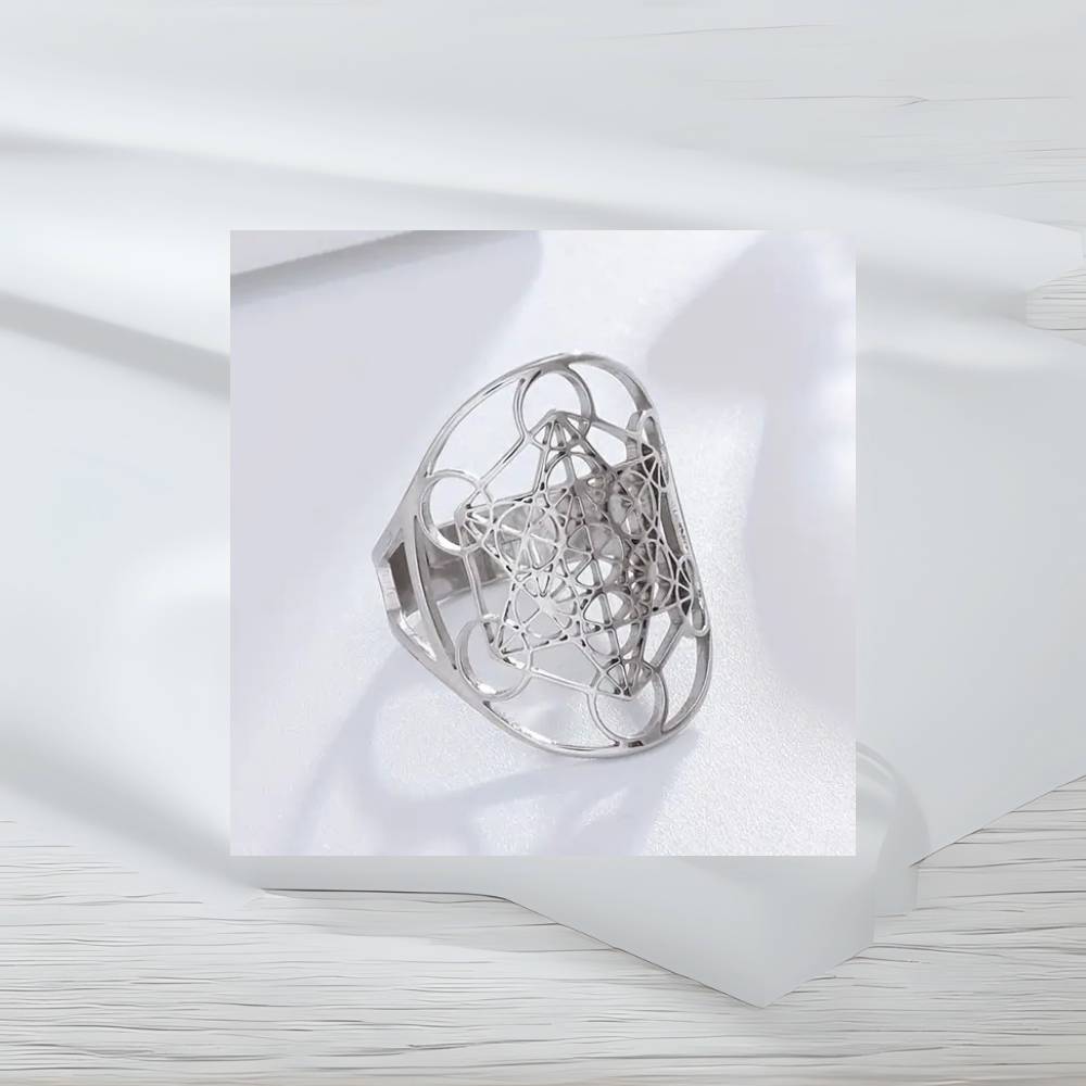 Anillo de acero con el cubo de Metatrón