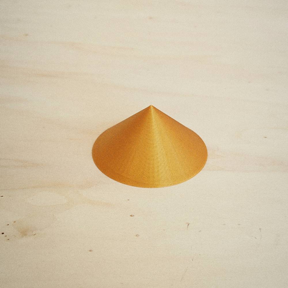 Cone Baixo 3D em PLA – Dourado