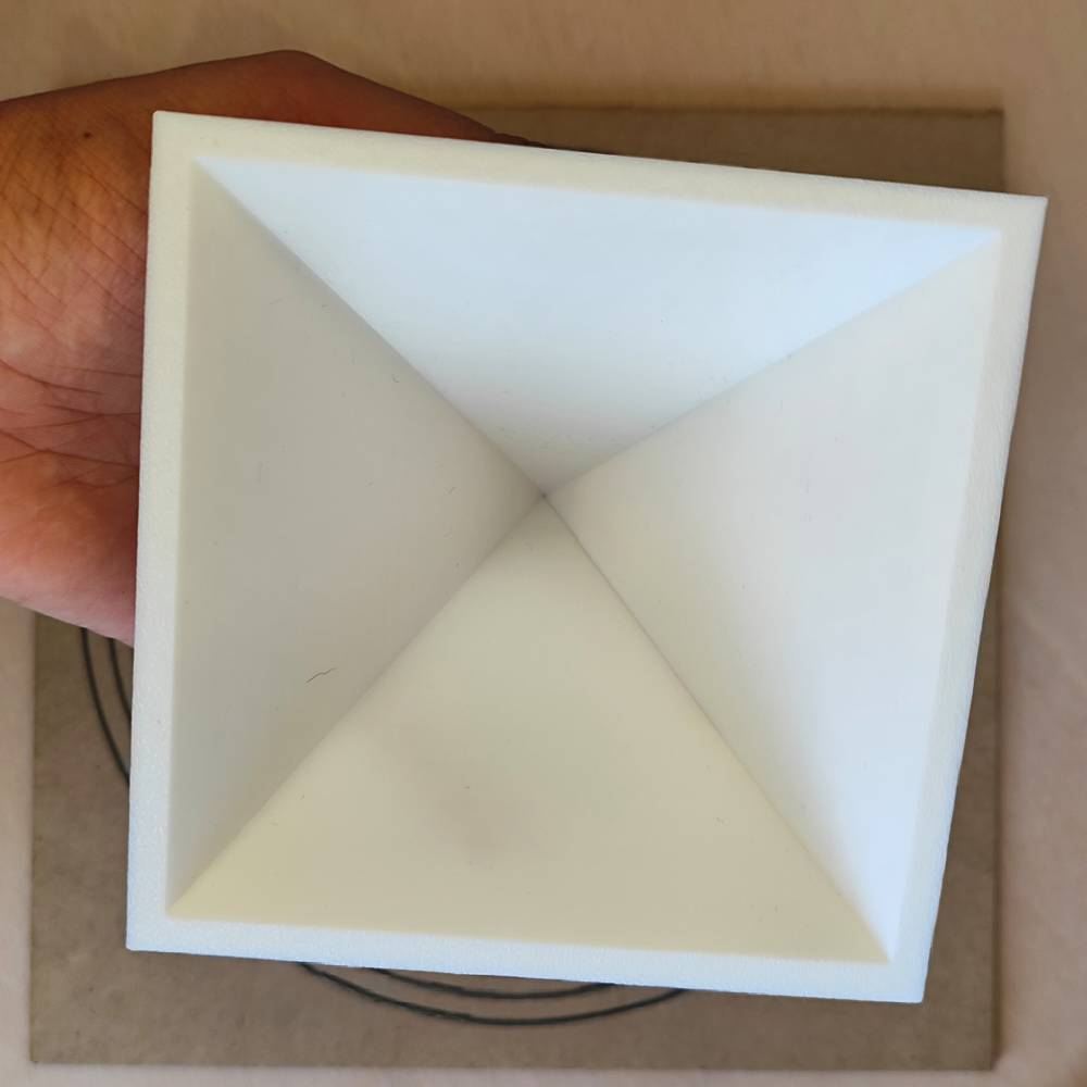 Pirámide 3D - Blanca