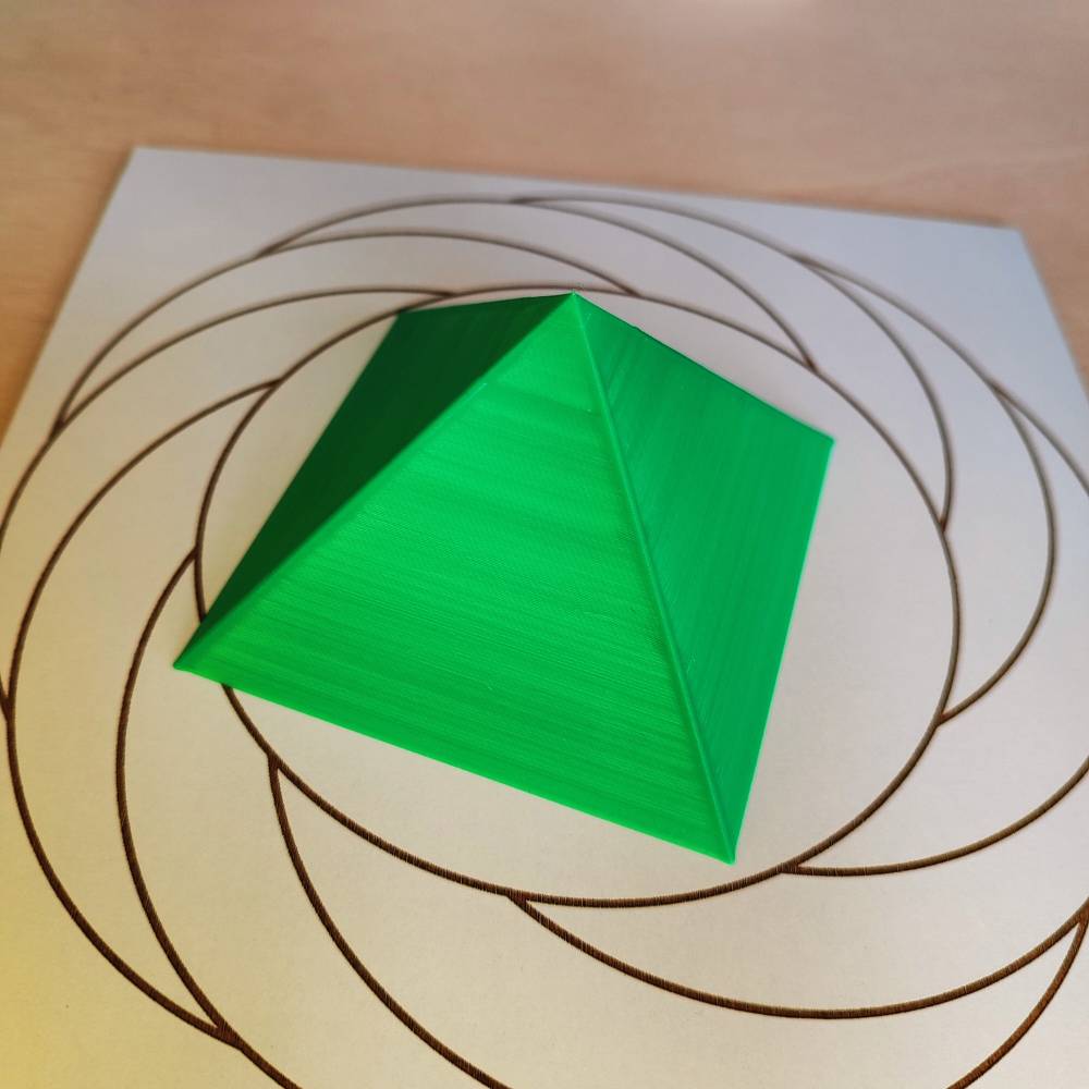 Pirámide 3D - Verde
