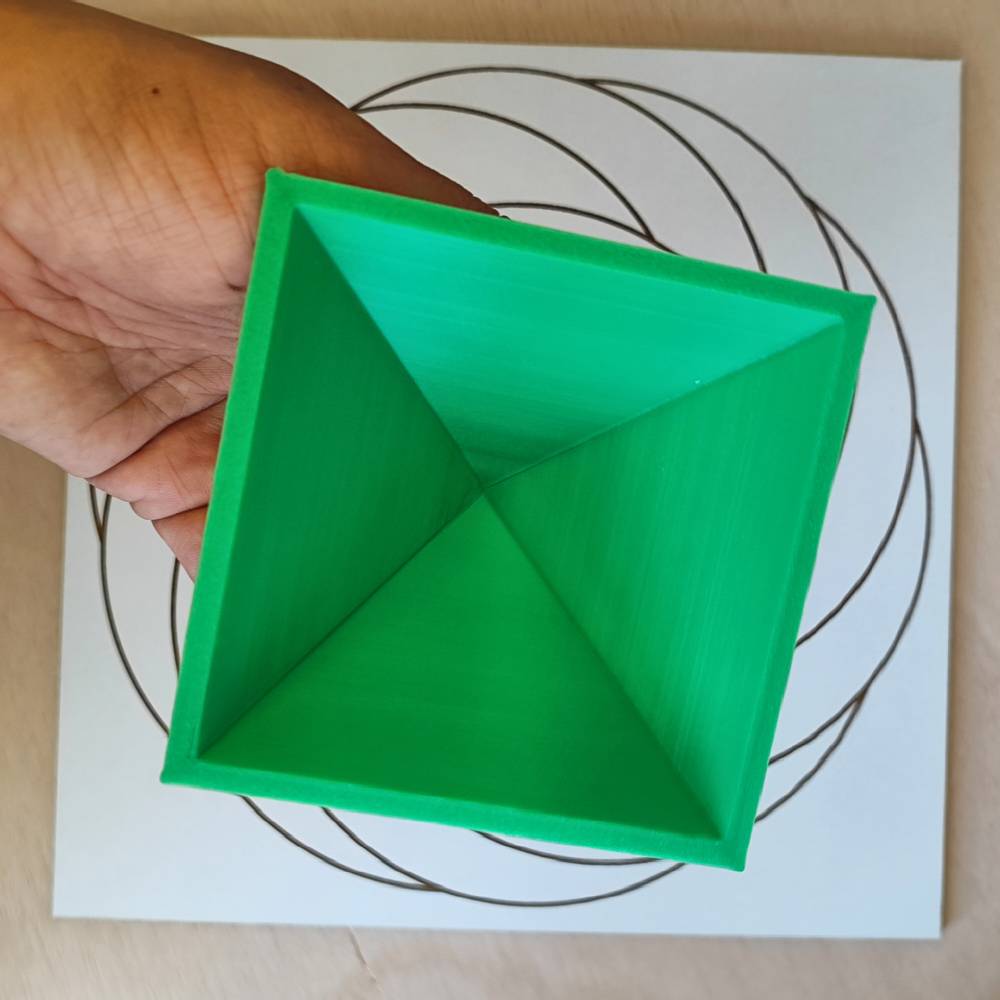 Pirámide 3D - Verde