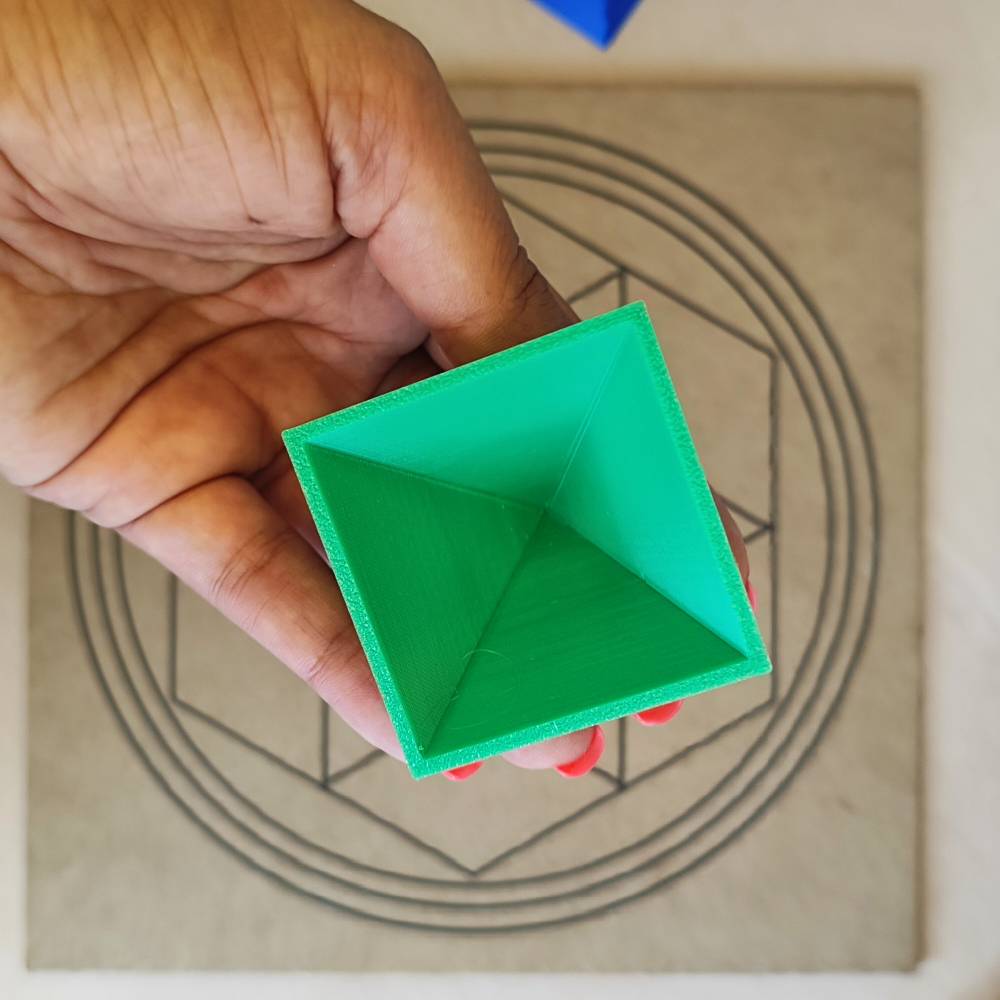 Pirámide 3D - Verde