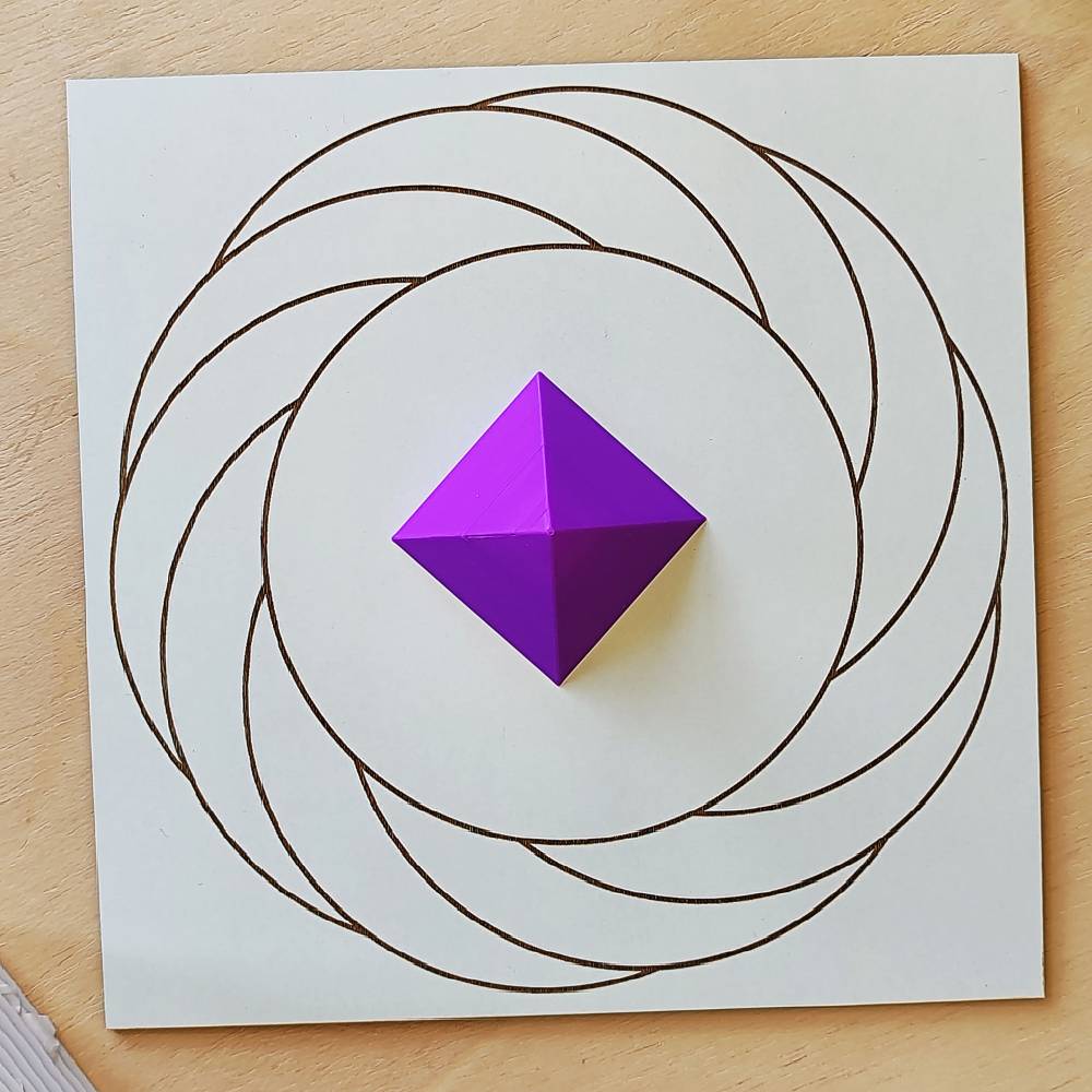 Pirámide 3D - Violeta
