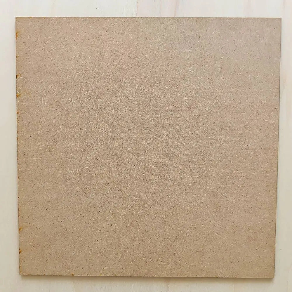 Placa em MDF Cru – suporte onde são impressos os gráficos radiestésicos TILGUTI a preto.