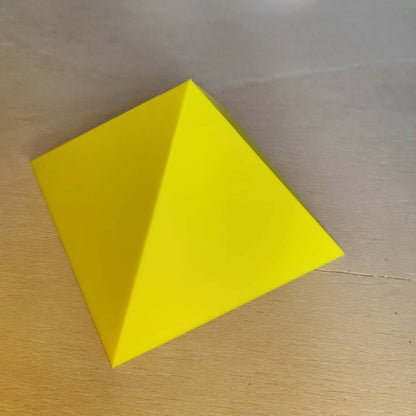 Pirámide 3D - Amarilla