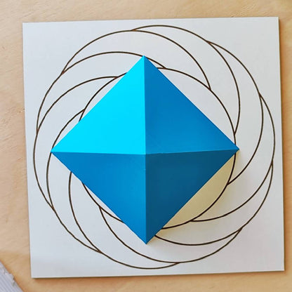 Pirámide 3D - Azul claro