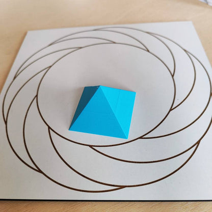 Pirámide 3D - Azul claro