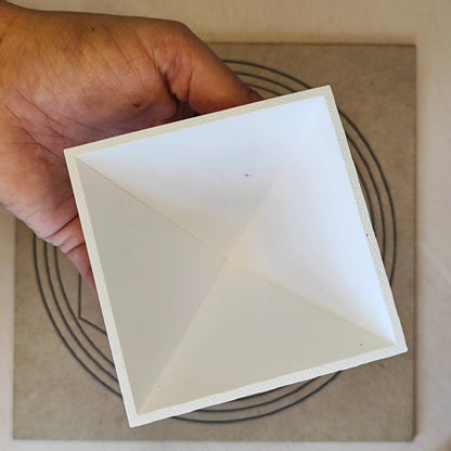 Pirámide 3D - Blanca