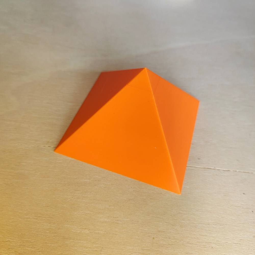 Pirámide 3D - Naranja