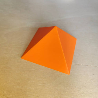 Pirámide 3D - Naranja