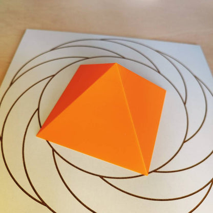 Pirámide 3D - Naranja