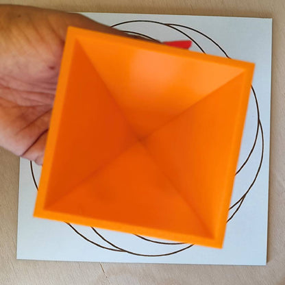 Pirámide 3D - Naranja