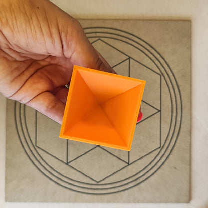 Pirámide 3D - Naranja