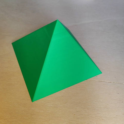 Pirámide 3D - Verde