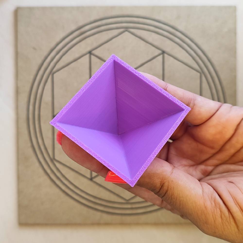 Pirámide 3D - Violeta