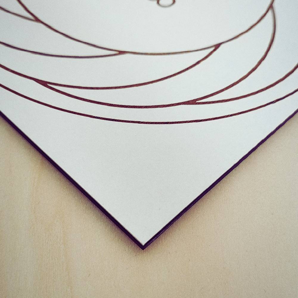 Detalhe do Gráfico Radiestésico Abertura gravado a laser em MDF lacado – TILGUTI.