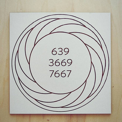 Gráfico radiestésico Abertura em MDF lacado a branco - gravação a laser - Produção própria TILGUTI.